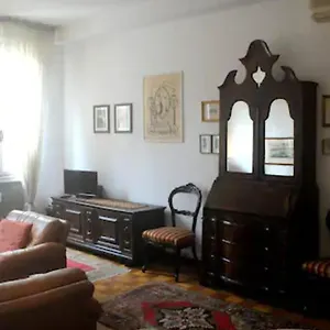 Apartment Charming Flat With Terrace Over The Canal, Venice